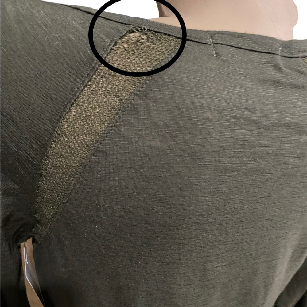 LAmade Olive Green long Sleeve Top Small NWT New - Picture 3 of 3